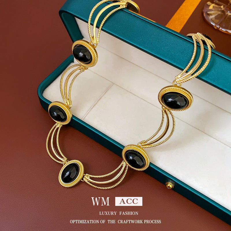 Vintage Geometric Floral Glass Pendant Necklace for Women with Rhinestone Inlay and Gold-Plated Alloy Chain