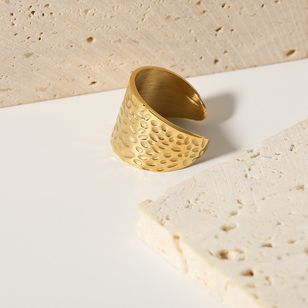 Vintage Style Hammered Texture Adjustable Stainless Steel Ring with Irregular Circle Design Unisex Geometric Finger Ring