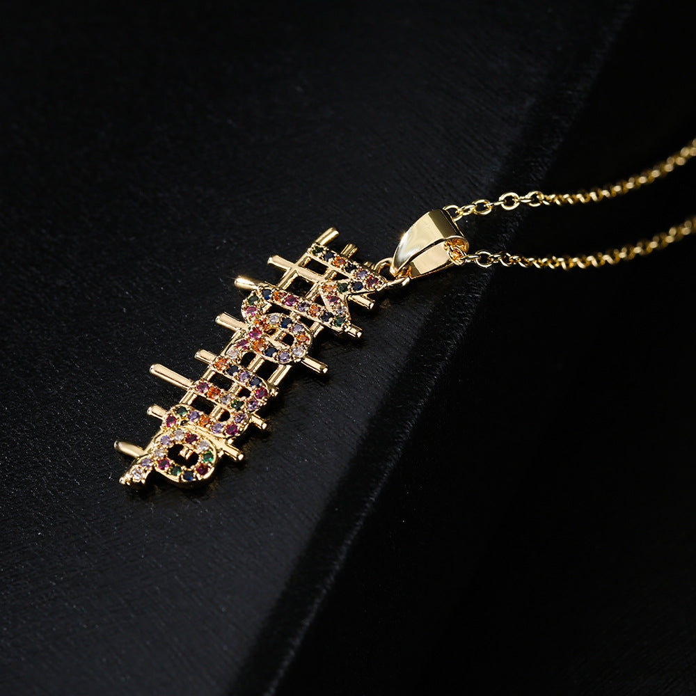 Collana con Ciondolo Geometrico Minimalista MAMA in Rame con Placcatura in Oro Vero e Intarsio di Zirconi