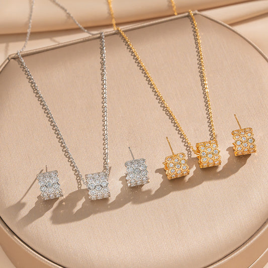 Luxury Minimalist Honeycomb Pendant Necklace for Women Titanium Steel with 18K Gold Plating Snake Chain Style
