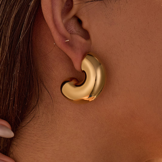 Orecchini a cerchio a forma di C geometrici minimalisti da donna in acciaio inossidabile placcato oro 18 carati