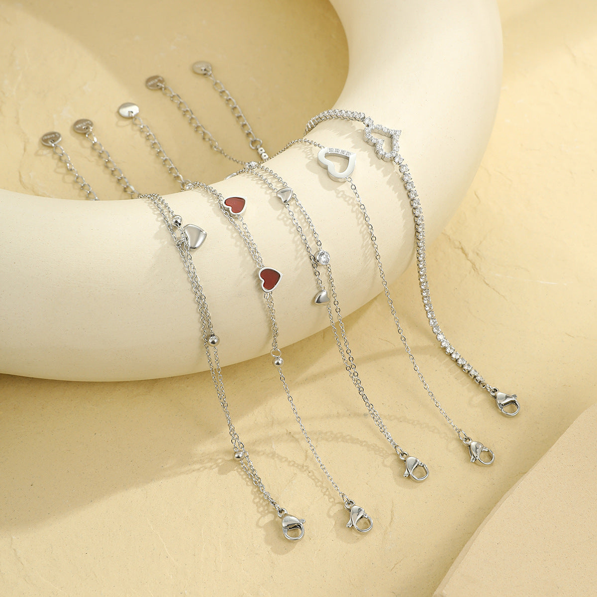 Bracciale Romantico in Acciaio Inossidabile a Cuore con Intarsio di Strass, Accessorio di Moda Minimalista per Donne