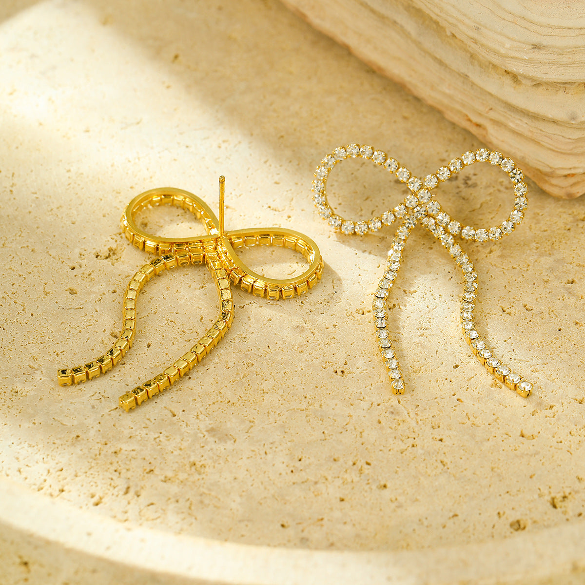Pendientes de acero inoxidable para mujer con lazo de borla, circonitas incrustadas y acabado chapado