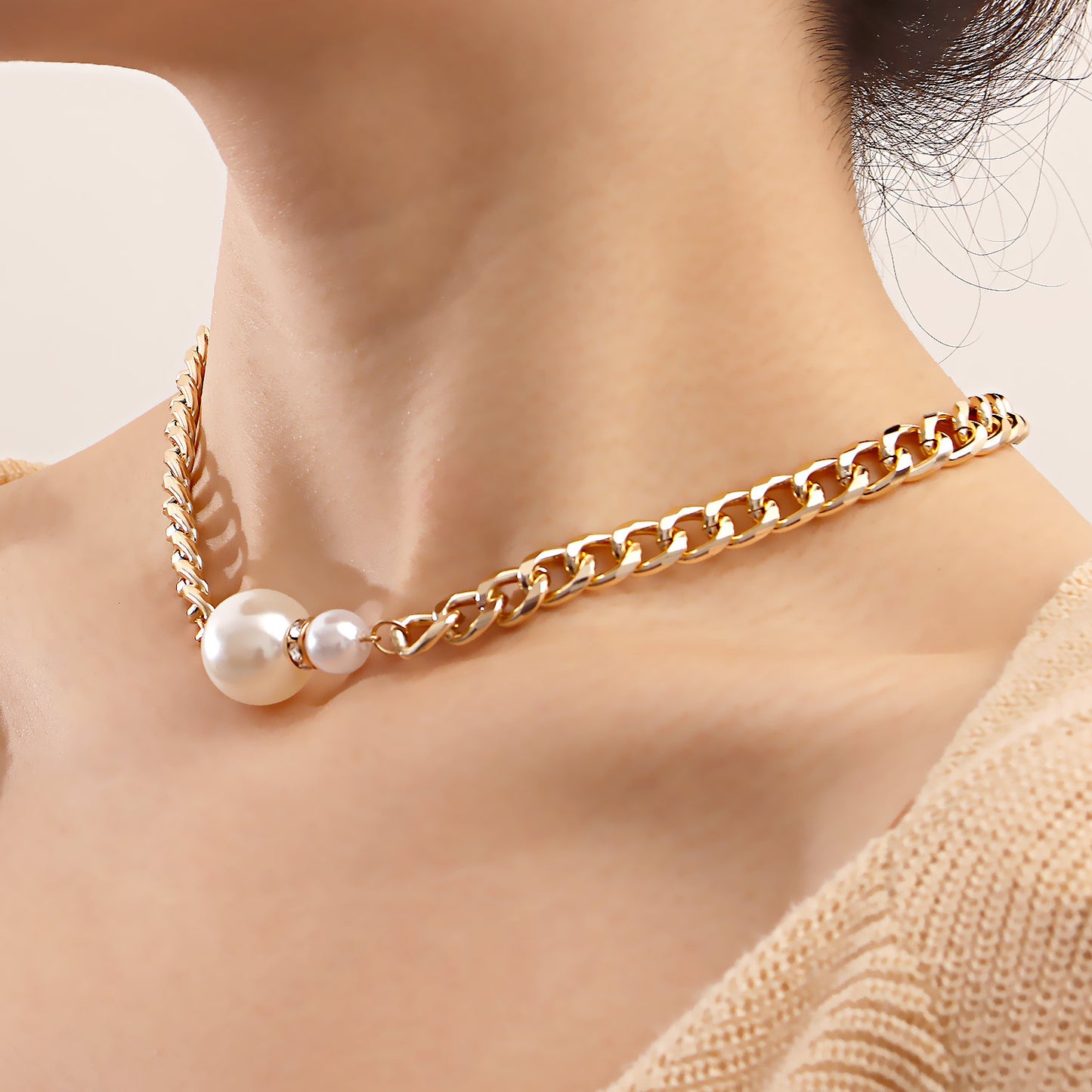 Vintage Street Style Geometric Alloy Pendant Necklace with Plated Finish and Clavicle Chain