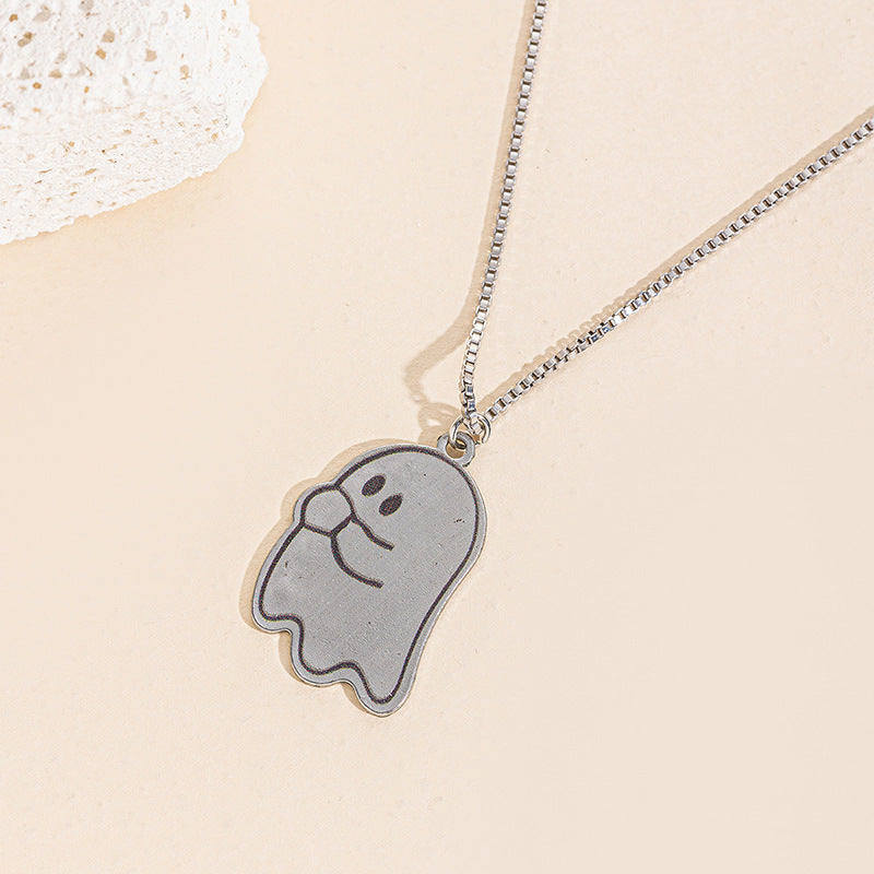 Collar colgante de fantasma de dibujos animados minimalista con diseño de corazón esmaltado para mujeres y hombres, cadena de aleación con acabado chapado
