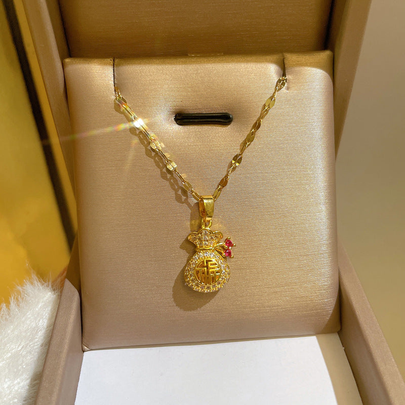 Collana Minimalista con Catena a Labbra in Acciaio al Titanio con Pendente in Rame e Intarsio di Strass