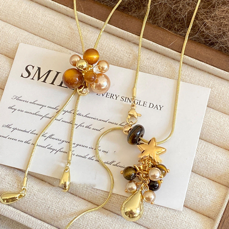 Collana da Donna Malaide con Ciondolo a Goccia in Perla Finta Elettroplaccata Stile Bohemien Vintage, Catena per Maglione con Estetica Elementi Naturali