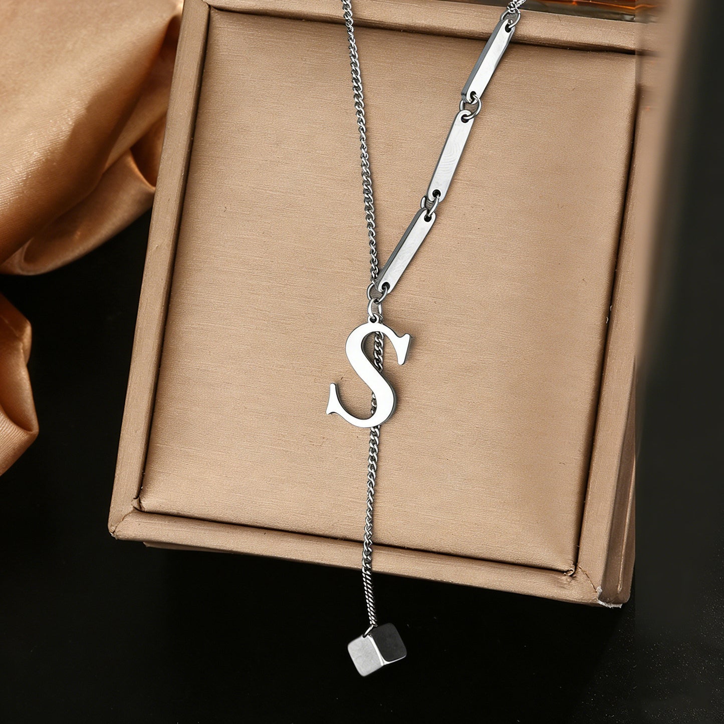 Luxury Polished Letter Titanium Steel Pendant Necklace Stainless Steel Chain for Women
