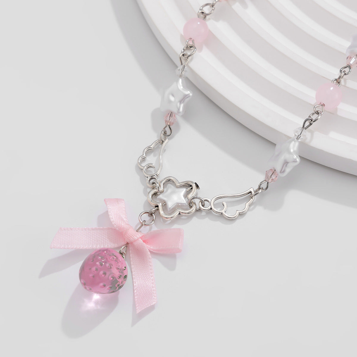 Sweet Acrylic Strawberry and Imitation Pearl Pendant Necklace Alloy Plated Choker for Women