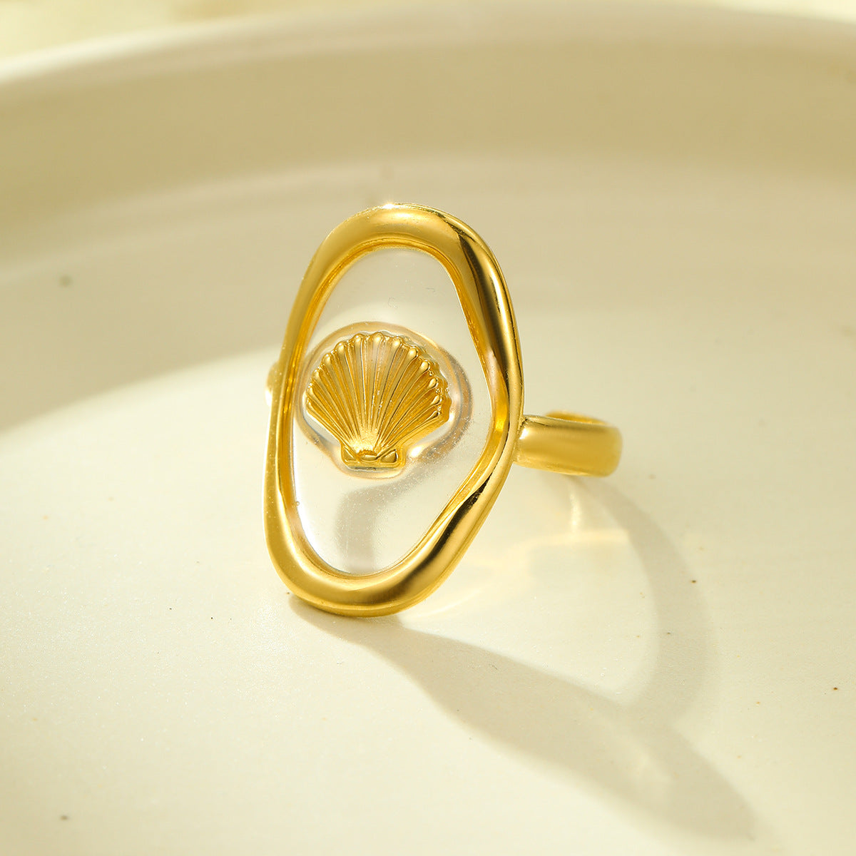 Anillo Ajustable con Temática Marina con Diseño de Estrella de Mar y Concha en Acero Inoxidable con Acabado Chapado para Mujer