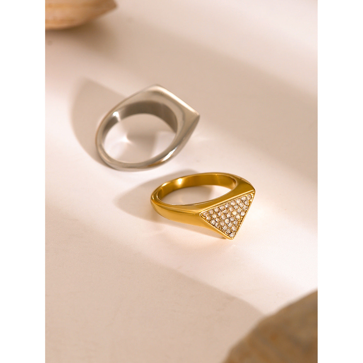 Minimalist Geometric Titanium Steel Ring with 18K Gold Plating and Rhinestone Inlay for Women