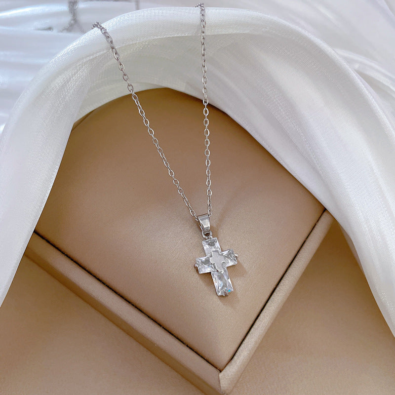 Collana di Lusso a Croce Geometrica da Donna in Acciaio al Titanio con Intarsi di Strass