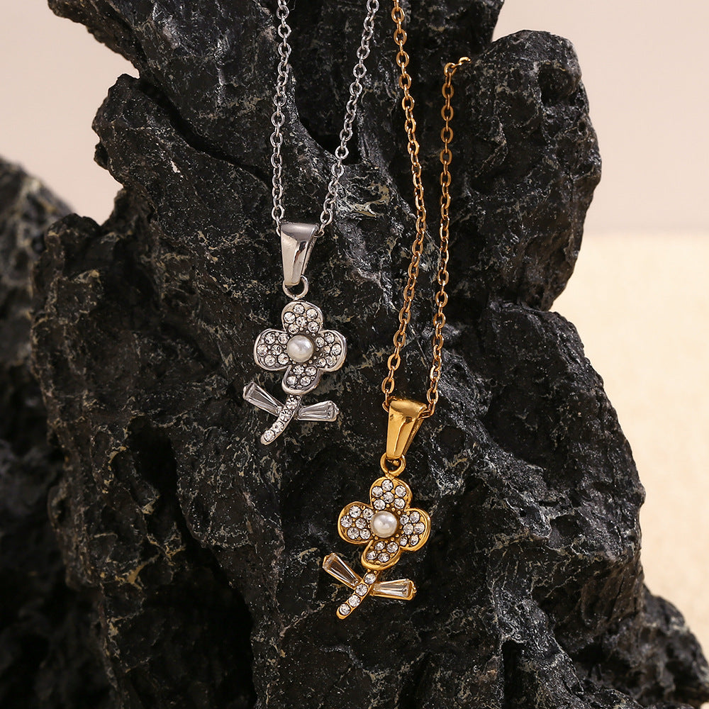Fashionable Floral Pendant Necklace for Women Stainless Steel with 18K Gold Plating and Rhinestone Accents
