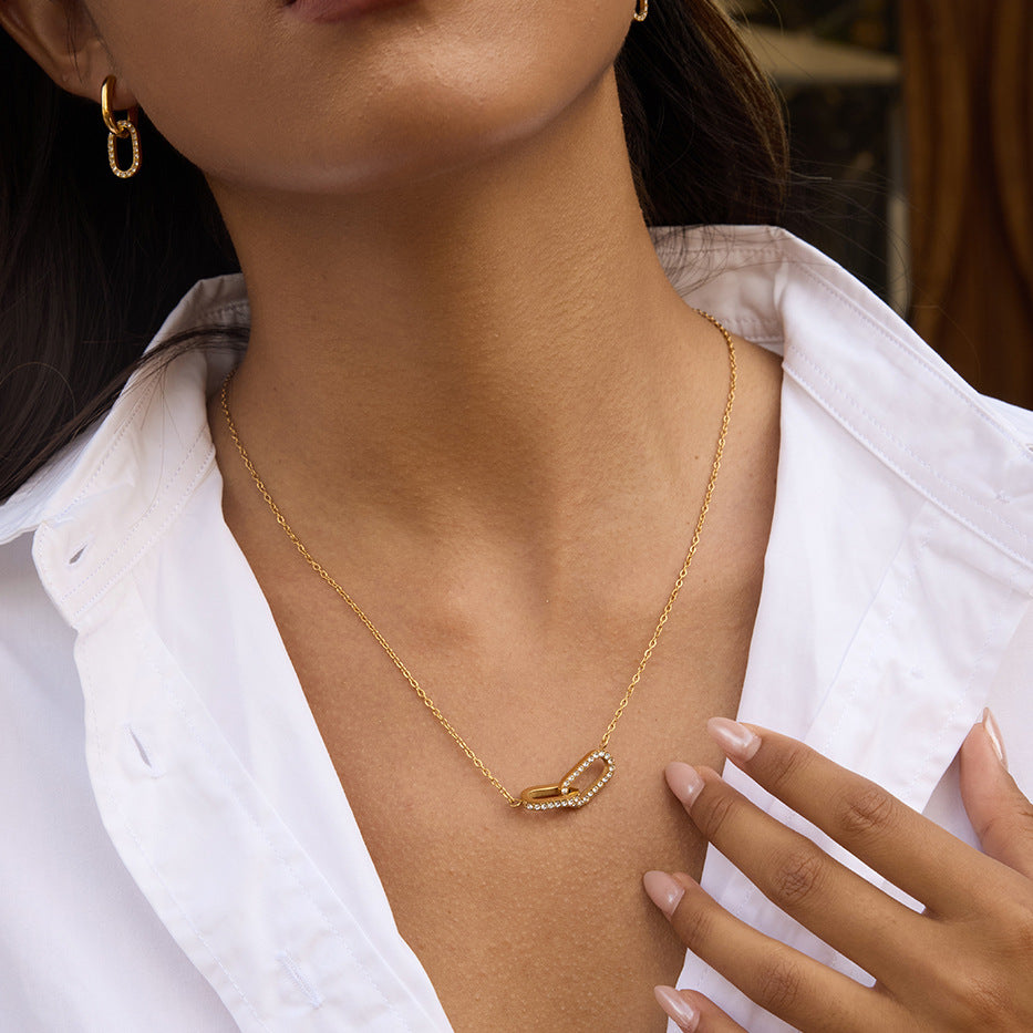 Collana con ciondolo geometrico in acciaio al titanio con strass da donna, catena a clavicola in acciaio inossidabile galvanizzato, gioielli di lusso ipoallergenici e resistenti allo sbiadimento