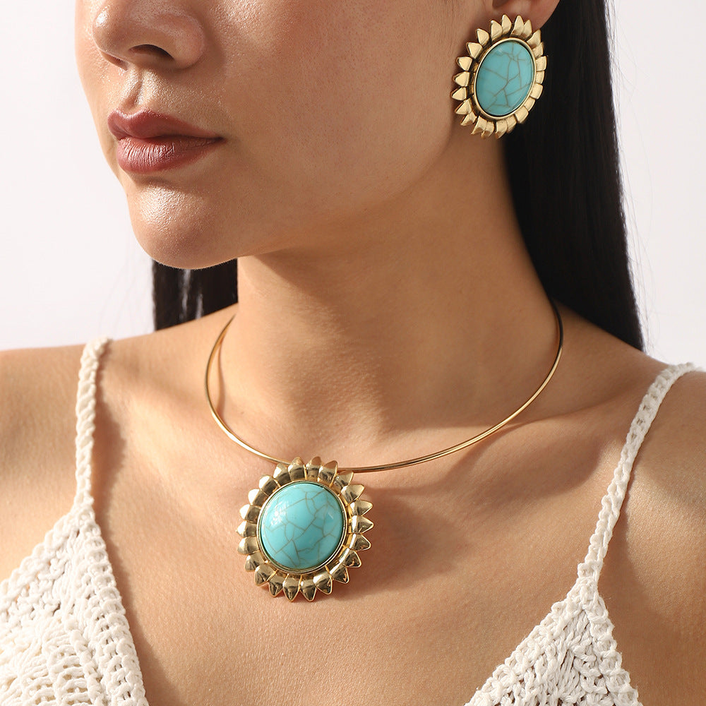 Collana vintage da donna in lega con intarsi turchesi a motivi floreali geometrici e finitura placcata oro