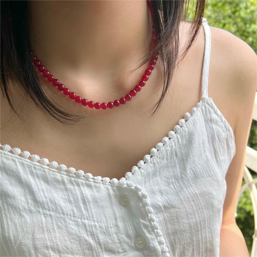 Collar con colgante geométrico minimalista de plata de ley 925 con ágata roja y detalles de cristal rosa, cadena estilo serpiente