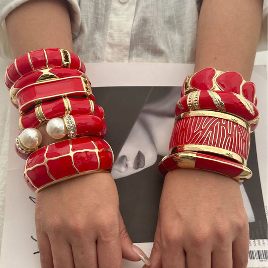 Pulsera de aleación geométrica de esmalte rojo de lujo elegante