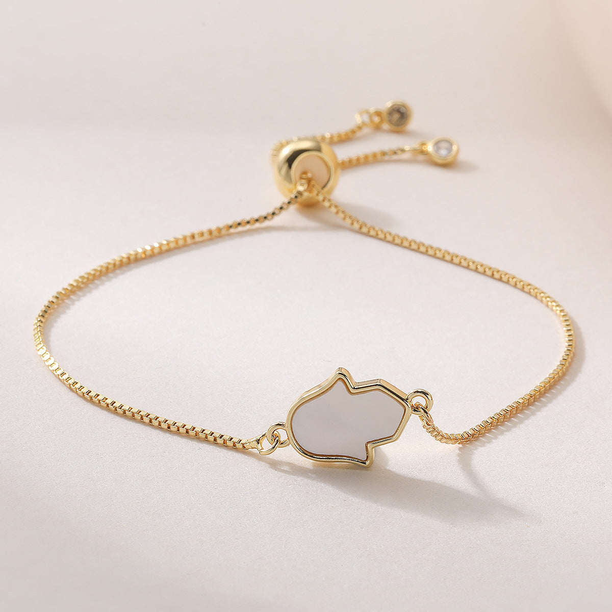 Fashion Light Luxury 18K Gold Plated Brass Heart Butterfly Bracelet with Micro-inlaid Cubic Zirconia and Shell for Women