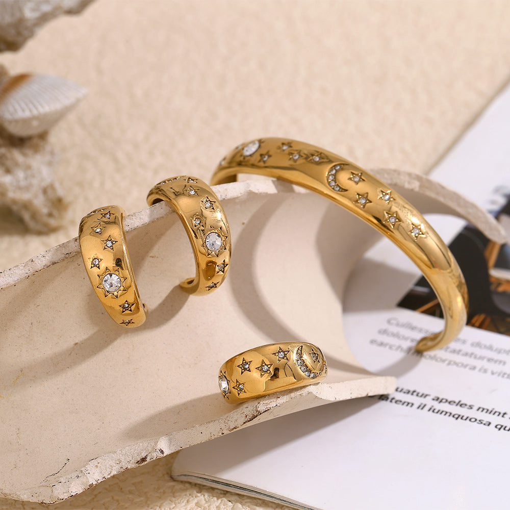 Fashionable Minimalist Star and Moon Shaped Stainless Steel Plated 18K Gold Bracelet with White Rhinestones for Women