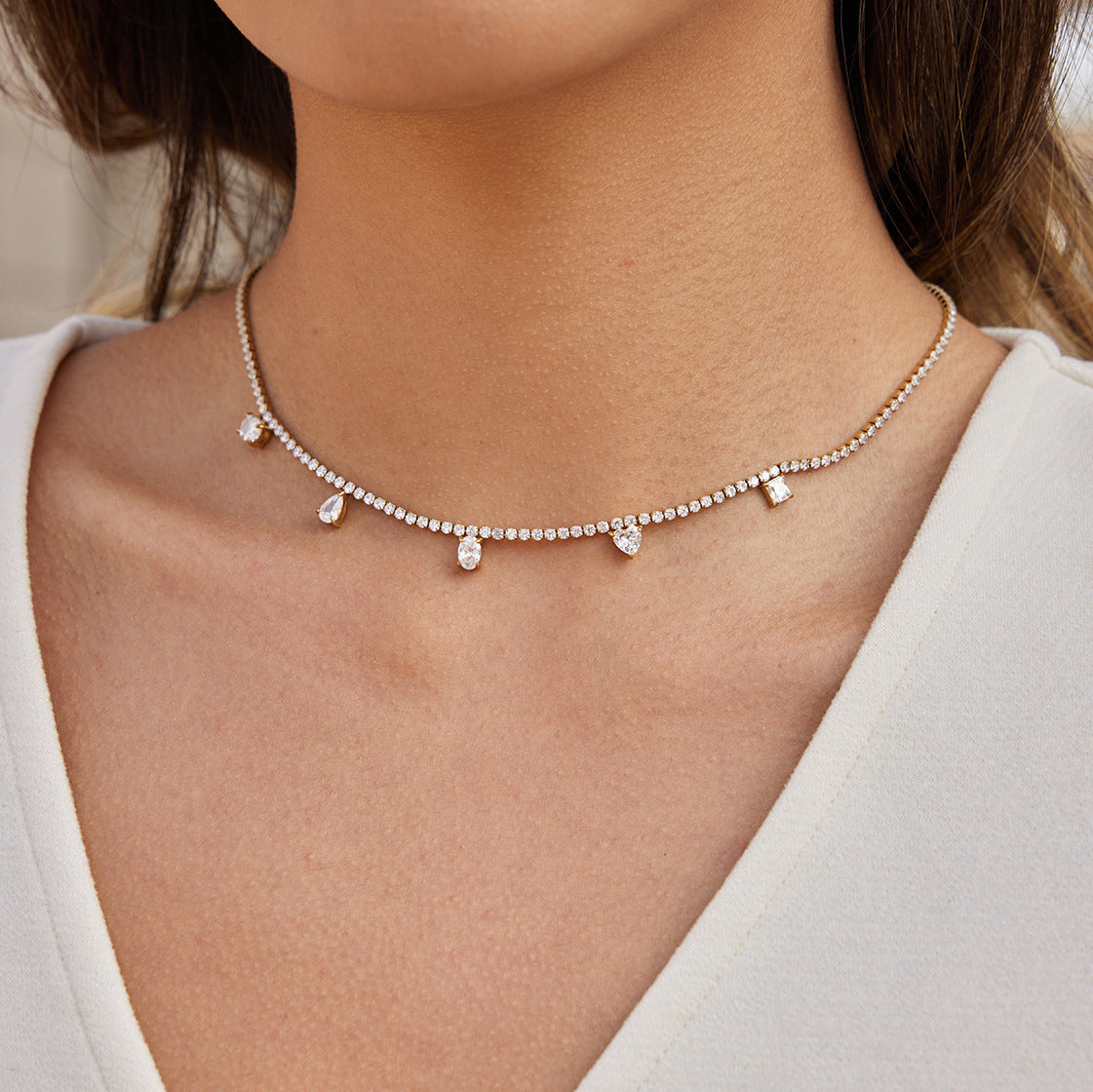 Collana Minimalista Geometrica in Acciaio Titanio con Placcatura in Oro PVD Sottovuoto per Donna, Catena Clavicola in Acciaio Inossidabile