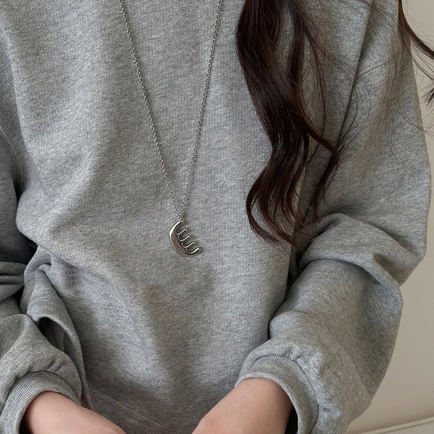 Collana con ciondolo geometrico minimalista in rame placcato da donna, catena maglione di lusso leggera