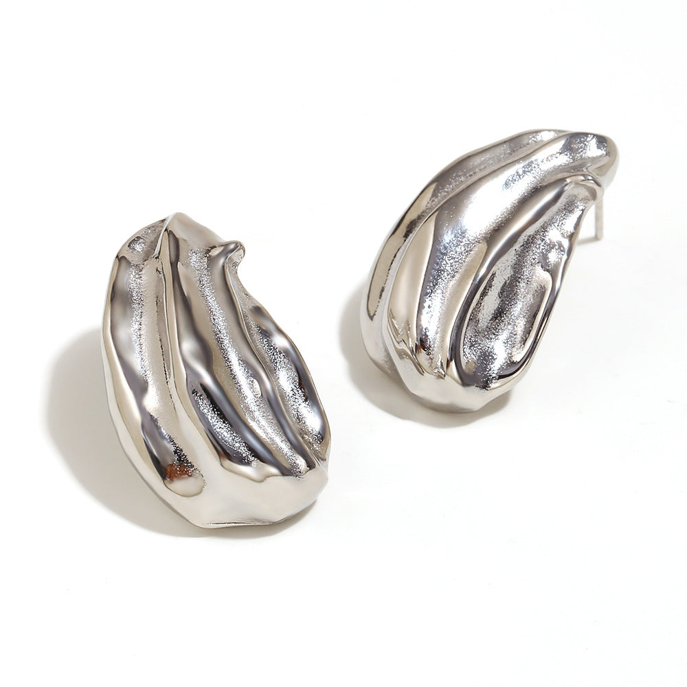 Fashionable Geometric Pearl and Black Onyx Eye Stud Earrings in Stainless Steel with 18K Gold Plating