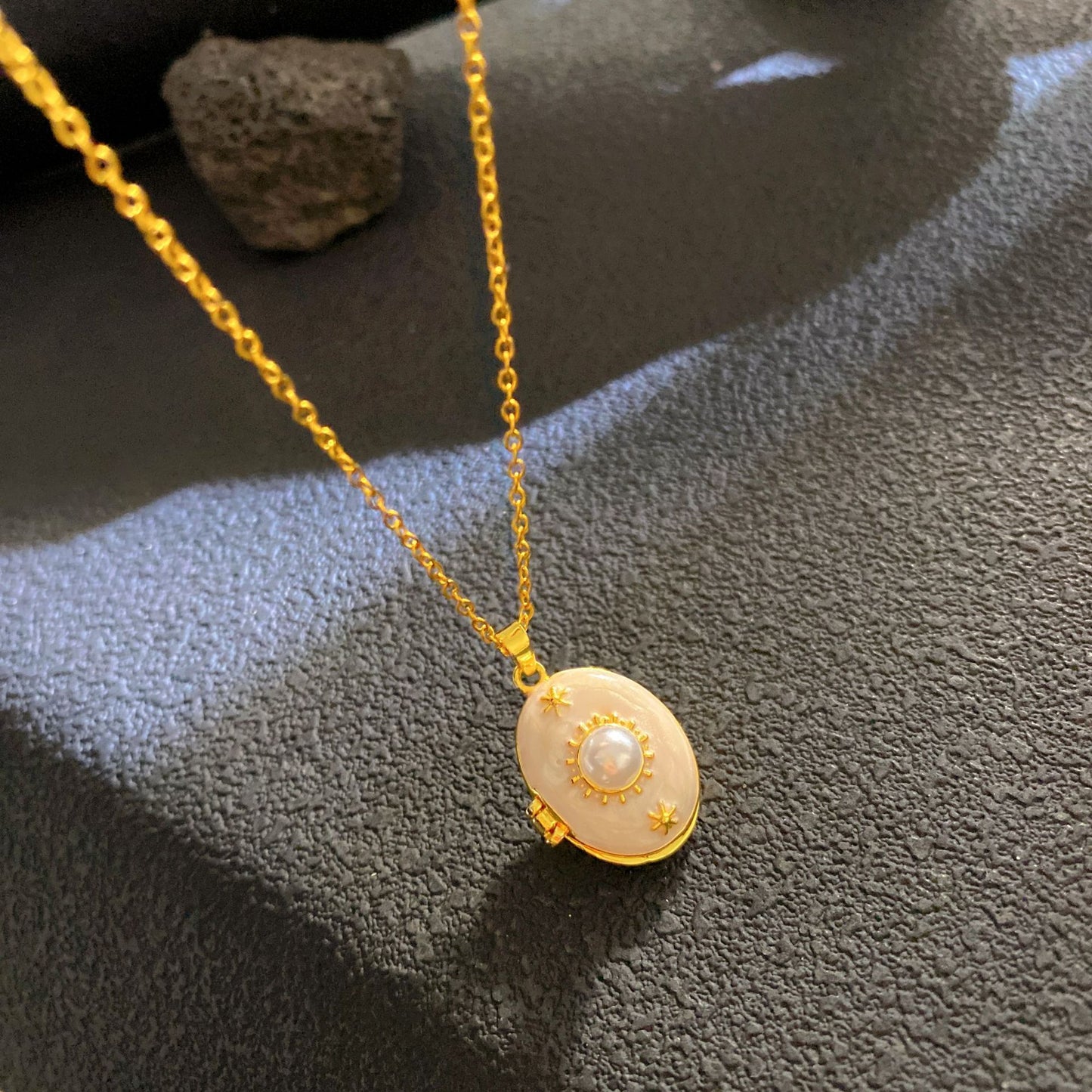 Vintage Elegant Geometric Leaf Teardrop Drip Oil Cubic Zirconia Necklace with 18K Gold Plated Brass Pendant on Titanium Steel Cable Chain for Women