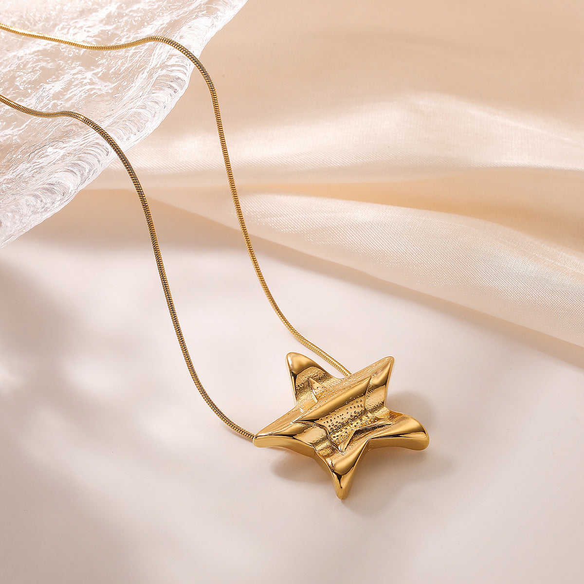 Minimalist Geometric Star and Heart Pendant Necklace for Women in Titanium Steel with 18K Gold Plating