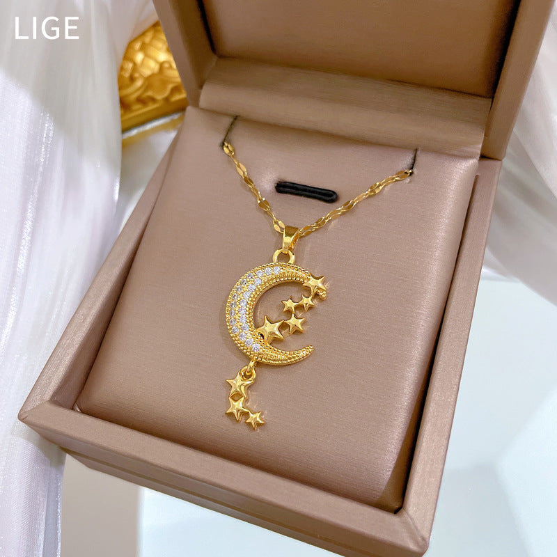 Collana con pendente a forma di luna e stella, lusso, eleganza, fresco, dolce, in acciaio al titanio con intarsio di strass, design geometrico, unisex