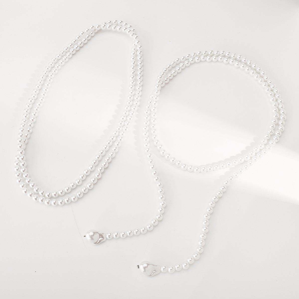 Elegante girocollo a più strati con perle, ispirazione francese, minimalista, con design geometrico da donna