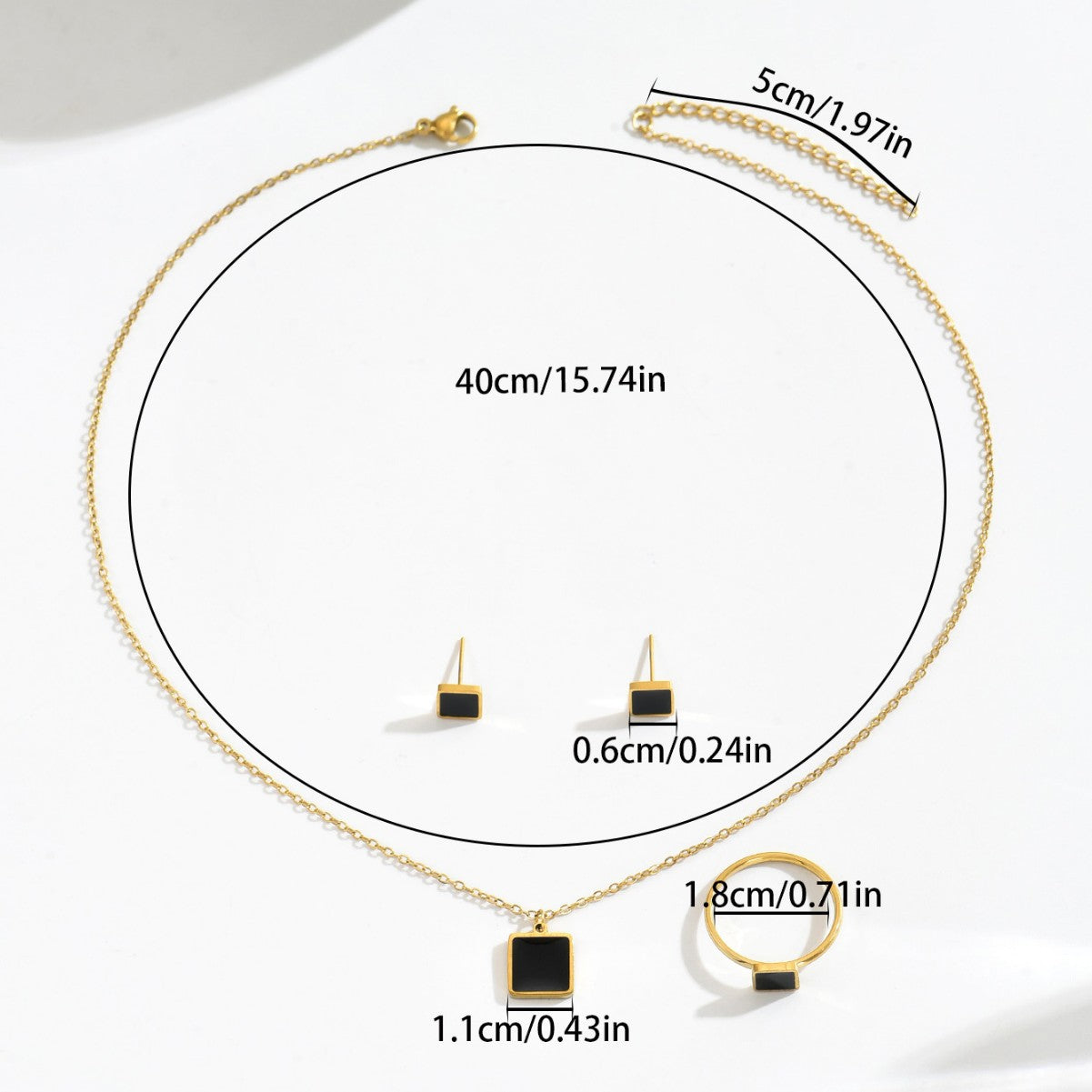 Set collana lunga con inserto in acrilico a quadrato geometrico per donna con orecchini e bracciale abbinati