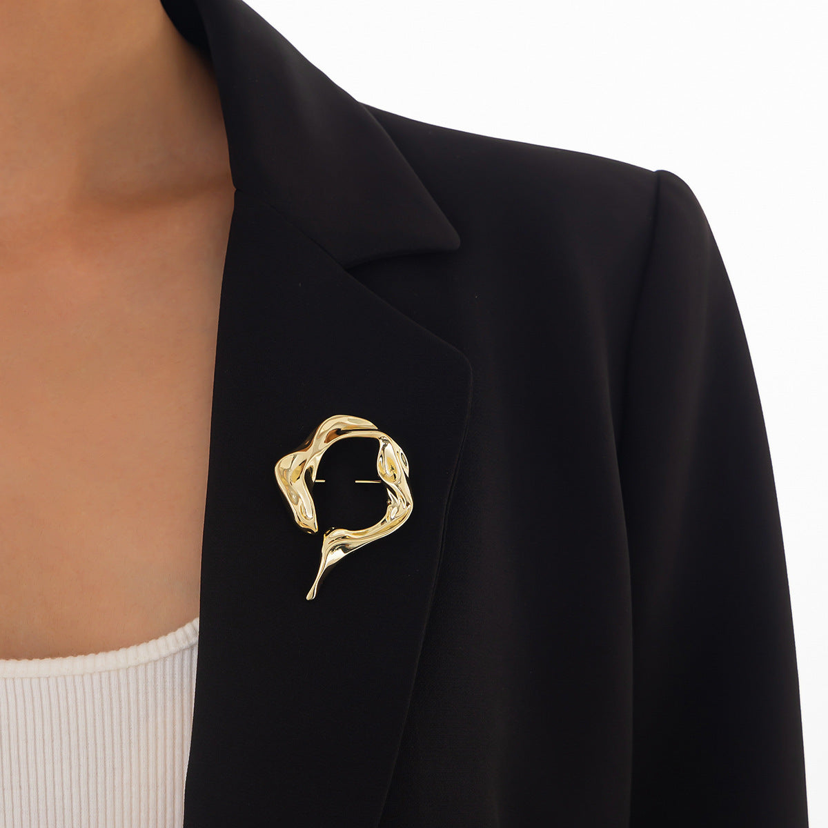 Spilla minimalistica geometrica in lega con design a pieghe metalliche testurizzate effetto lava liquida da donna
