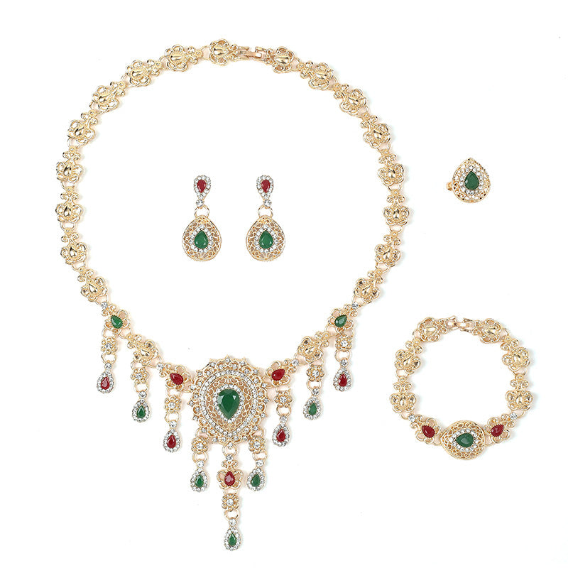 Set di Collane da Donna con Pendente Cuore a Goccia Stile Vintage Retrò, Campanella, Corona, Nappa, Ventaglio, Catena Circolare, Stella a Otto Punte e Dettagli Borchie a Punto, in Lega con Finitura Galvanica