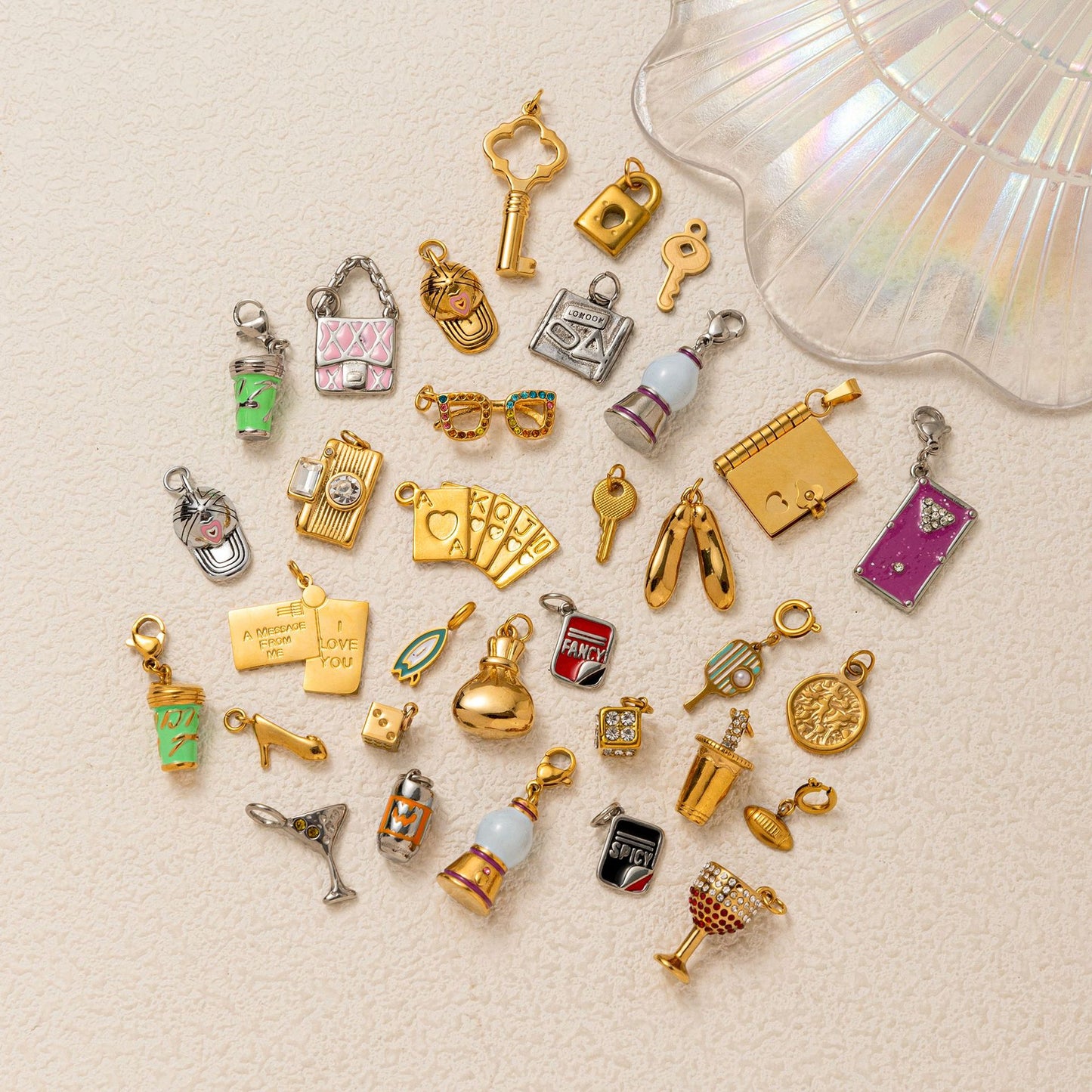 Barretta charm vintage a forma di cuore in acciaio inossidabile placcato oro PVD
