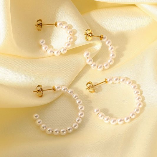 Eleganti Orecchini a Perno Minimalisti in Acciaio Inossidabile Stile Francese con Placcatura in Oro 18K e Accenti di Perle a C Geometria per Donna