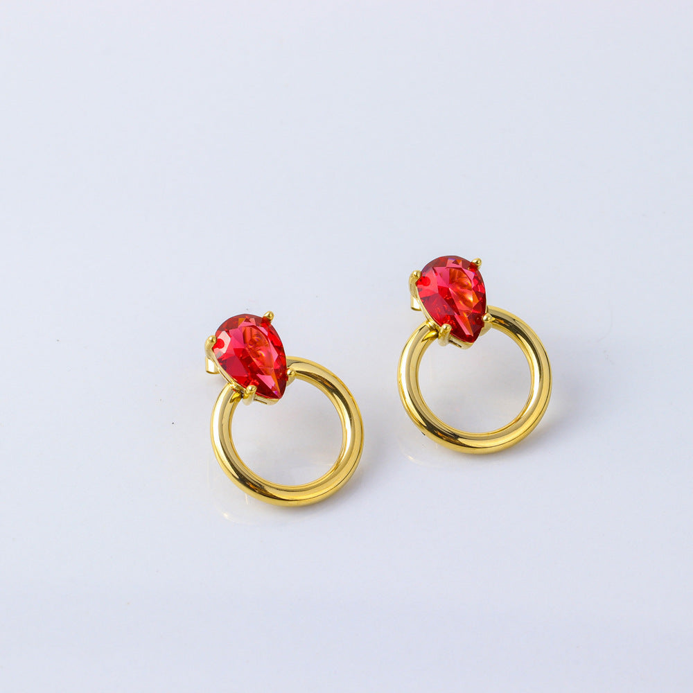 Orecchini alla moda in acciaio inossidabile a forma di goccia con placcatura sottovuoto in oro 18 carati e accenti in zirconia