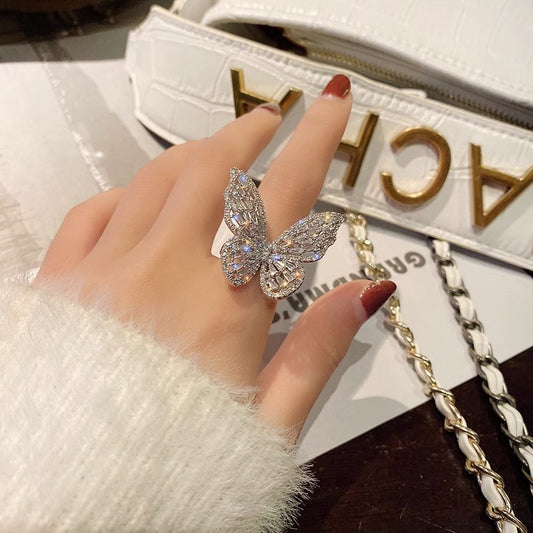Anello Aperto da Donna a Farfalla di Lusso con Zirconi, Finitura in Rame Placcato e Design Minimalista