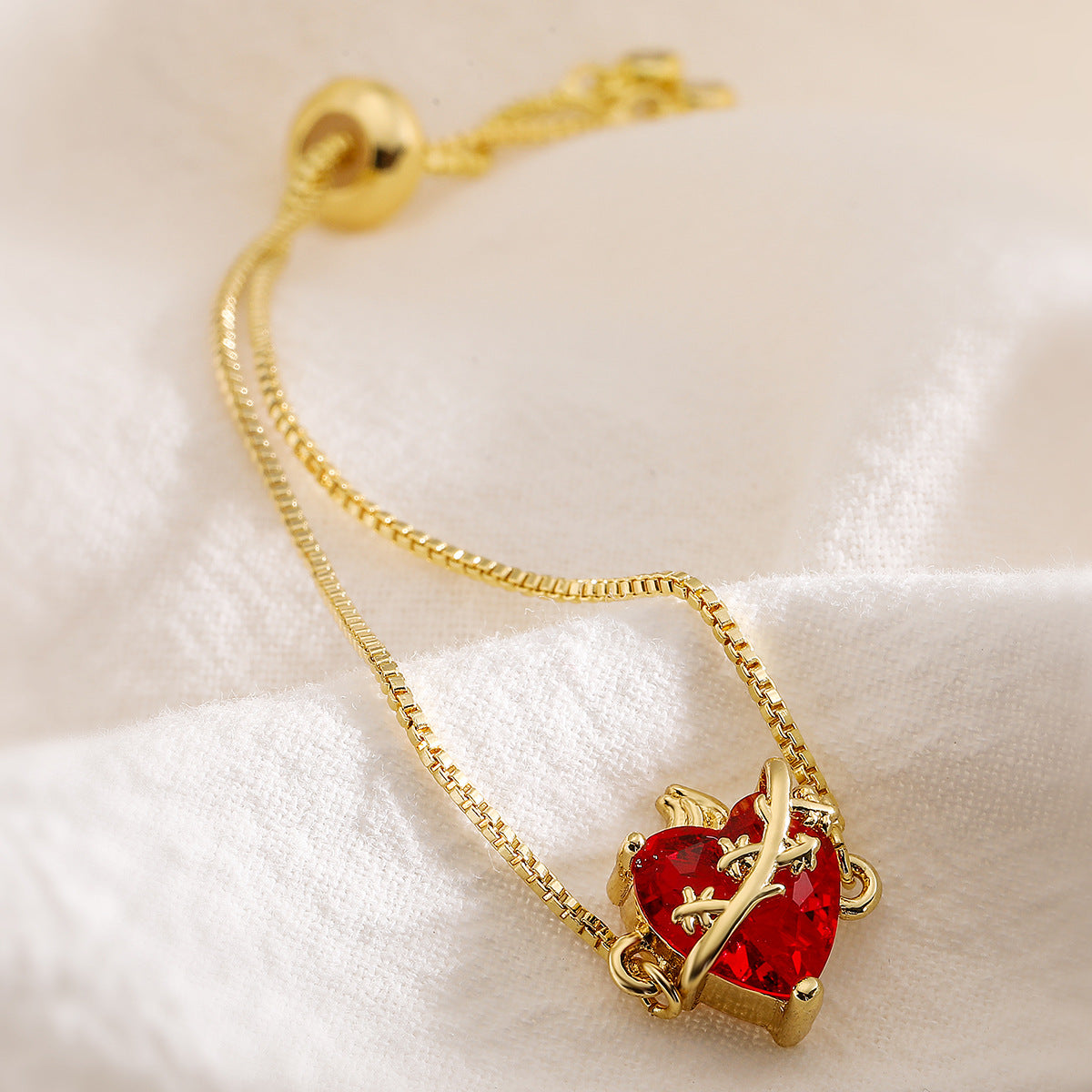 Luxury Minimalist 18K Gold Plated Brass Heart Geometric Cubic Zirconia Inlay Bracelet for Women