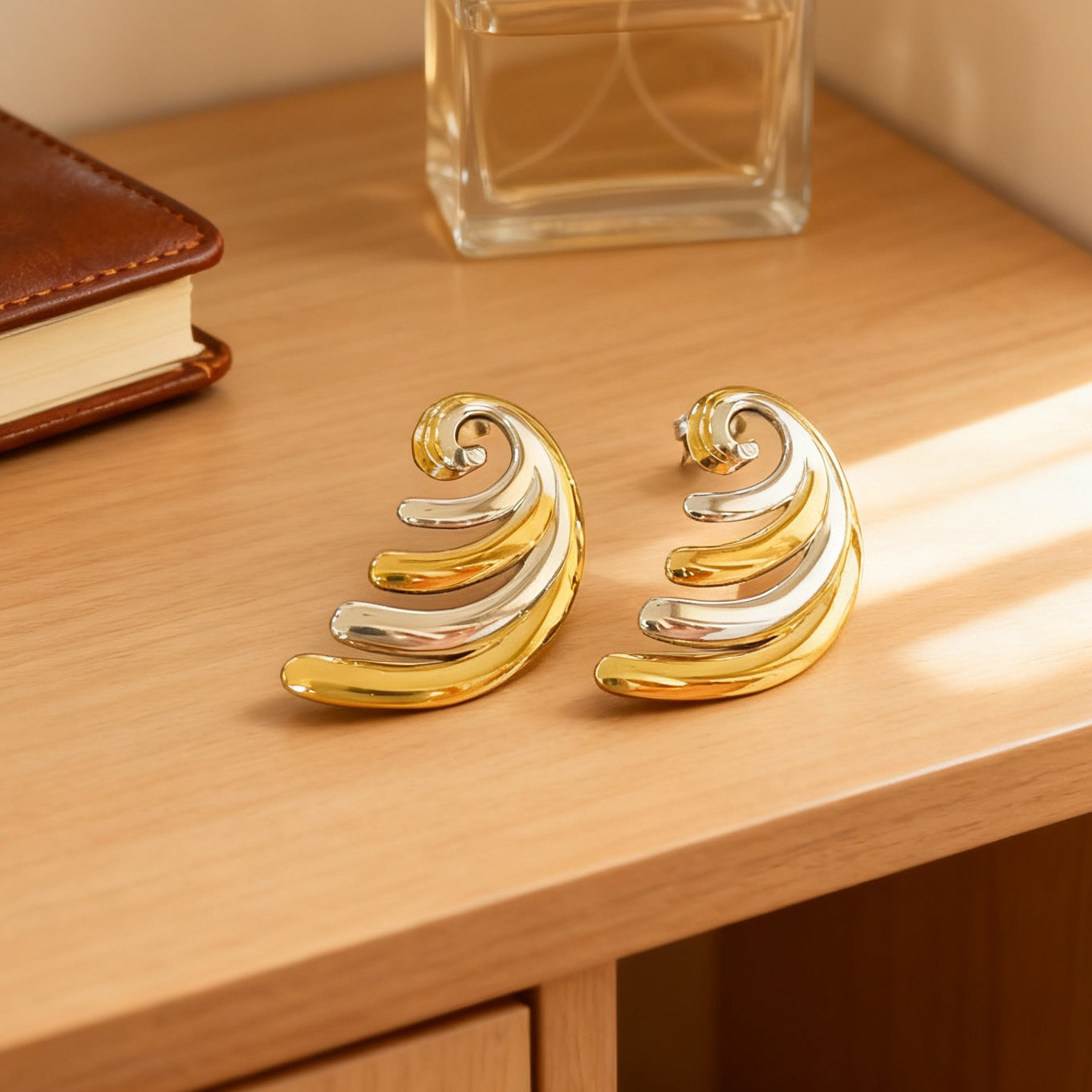 Minimalist Elegant Geometric Round Plated Stainless Steel Earrings Two-Tone Design for Women