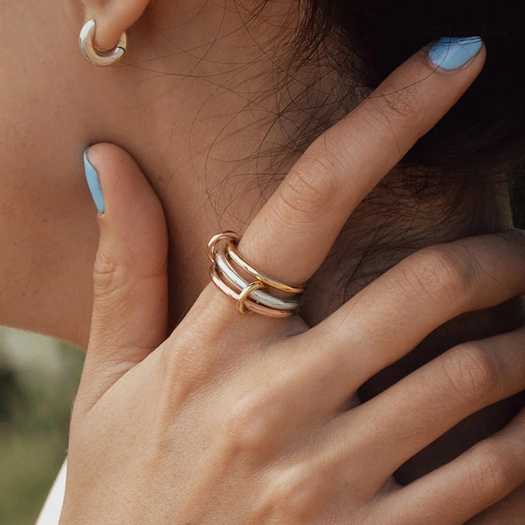 Anello da donna impilabile in acciaio inossidabile geometrico minimalista con finitura galvanica
