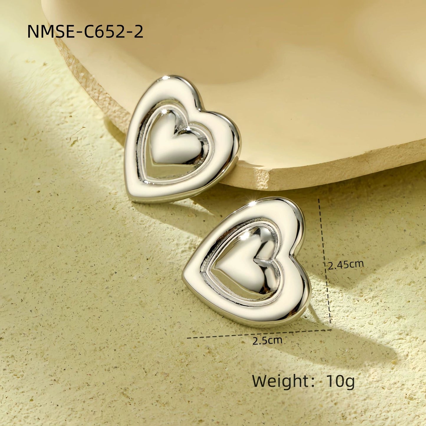 Orecchini a perno da donna in acciaio inossidabile a forma di cuore, minimalisti ed eleganti, con finitura placcata