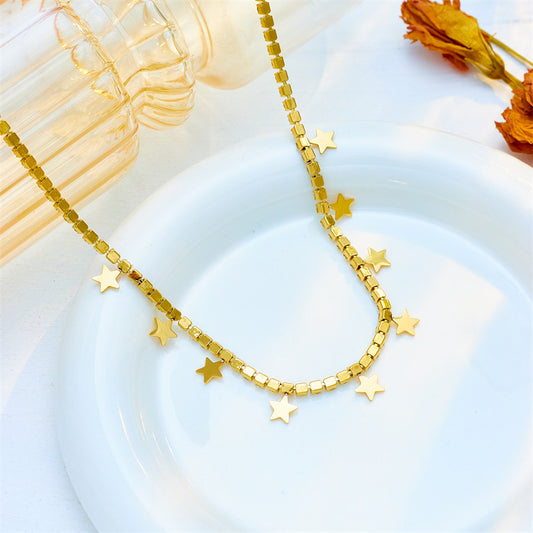 Collana con Pendente Quadrato a Stella Minimalista da Donna in Acciaio al Titanio con Intarsio di Strass e Finitura Placcata