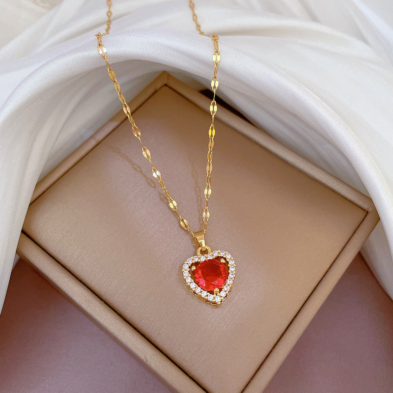 Collana in Acciaio al Titanio con Intarsi in Strass Geometrici a Cuore Dolce Minimalista di Lusso da Donna