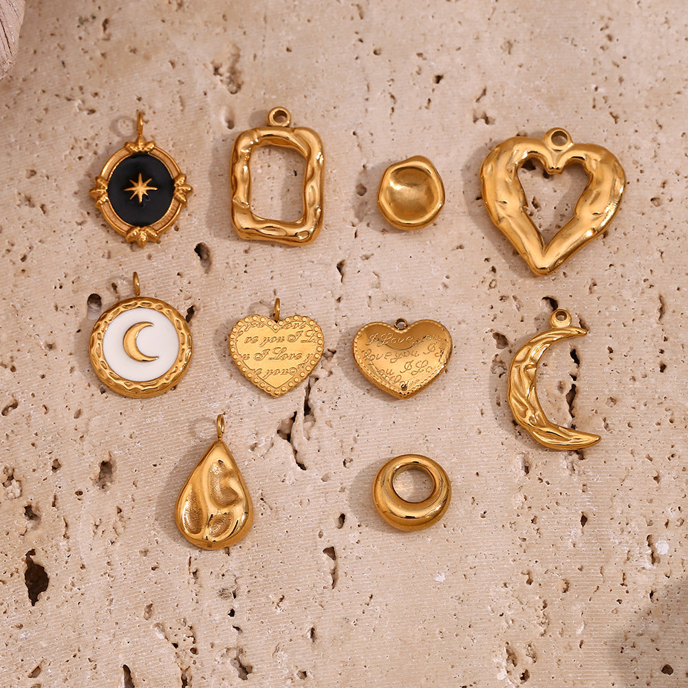 Fashionable Heart and Moon Geometric Pendant in Stainless Steel with 18K Gold Plating and Hammered Texture