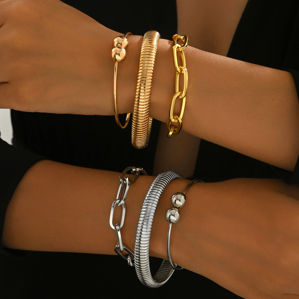 Set di Bracciali Intrecciati Geometrici Minimalisti in Metallo da Donna con Lega di Zinco e Finitura Placcata, Accessorio Quotidiano alla Moda