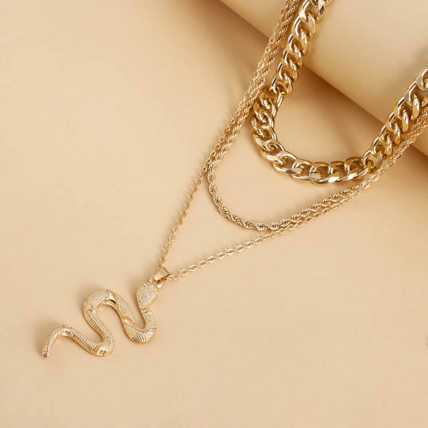 Minimalist Snake Shape Alloy Pendant Necklace for Women with Plated Finish and Geometric Design