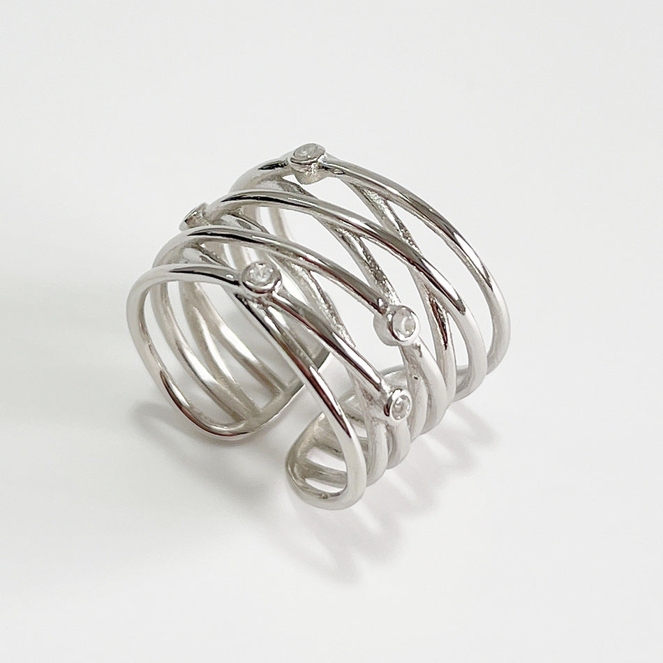Anillo Minimalista de Plata de Ley 925 con Diseño Geométrico de Líneas Cruzadas Bañado