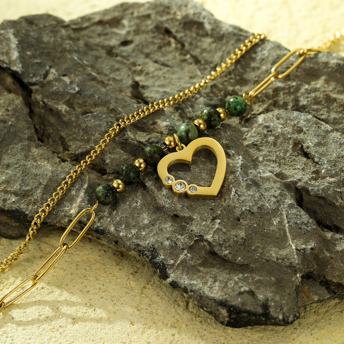Collar Minimalista de Doble Cadena con Colgante de Corazón de Circonita en Acero Inoxidable con Acabado Chapado para Mujer