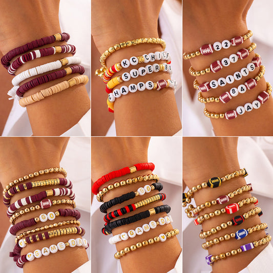 Set di bracciali impilabili in argilla polimerica a forma geometrica e a lettere per donne con finitura artigianale
