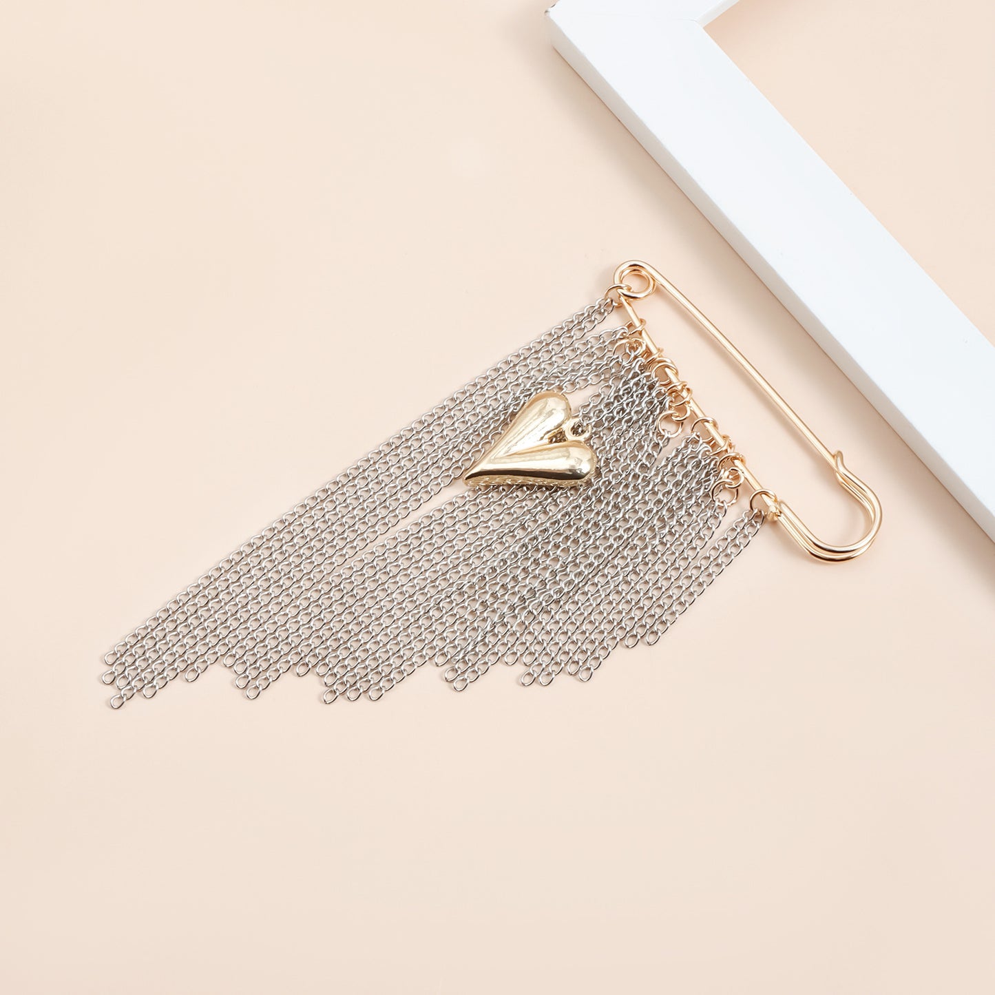 Elegant Geometric Heart Color-Block Alloy Plated Tassel Brooch for Women